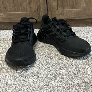 Women’s Adidas Cloudfoam Gym Shoes 7